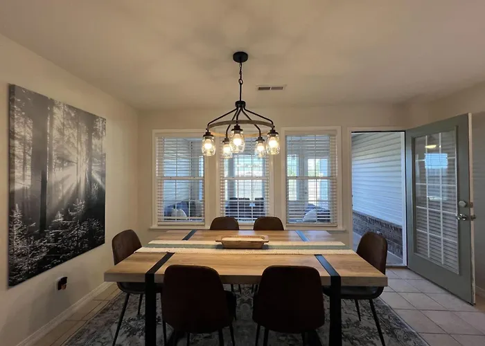 Beautiful 3 Bed 2 Bath Home Near Crystal Bridges