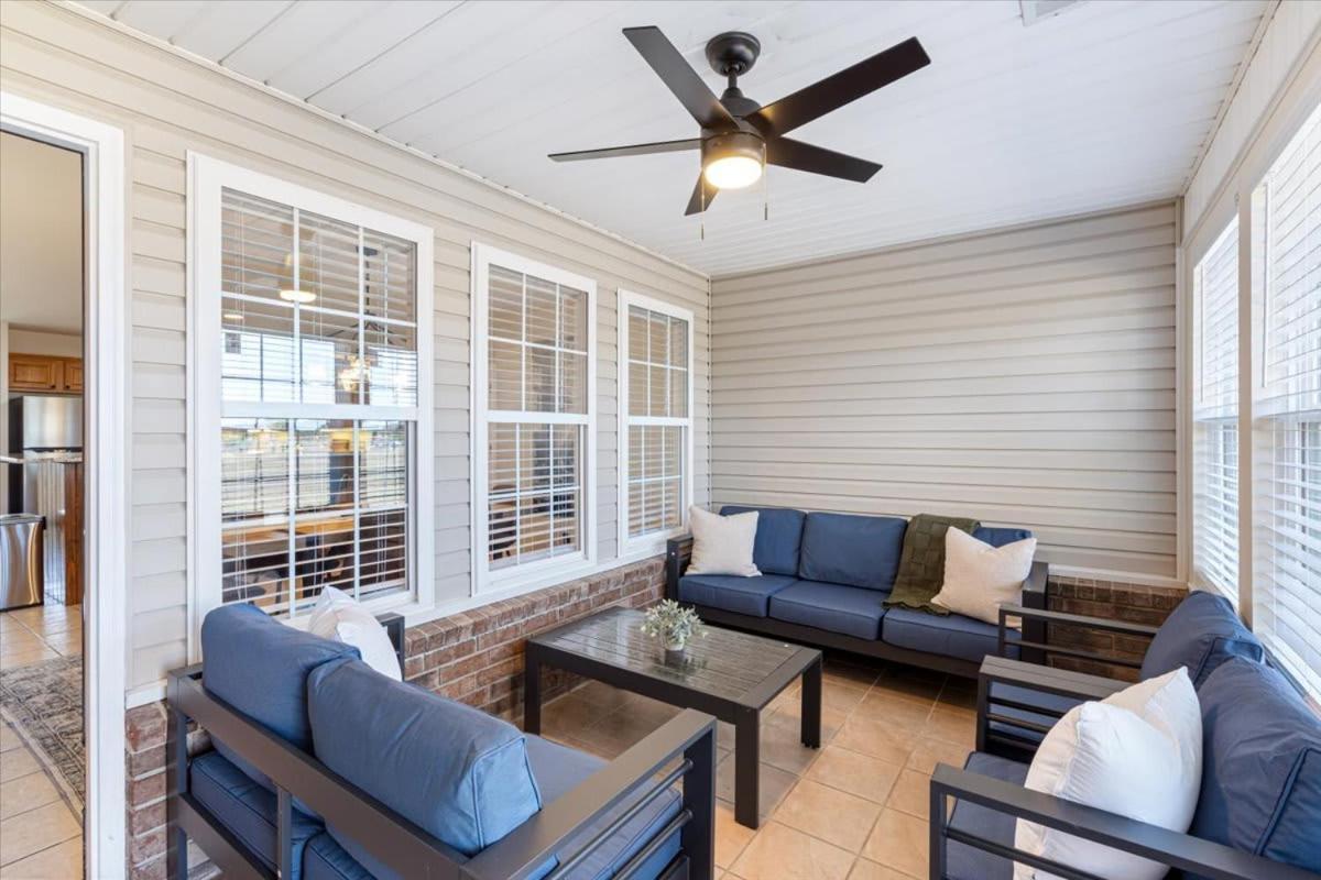 Beautiful 3 Bed 2 Bath Near Crystal Bridges Ferienhaus *