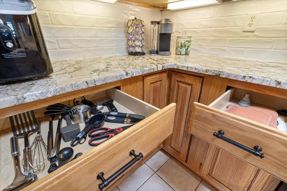 Beautiful 3 Bed 2 Bath Near Crystal Bridges Ferienhaus *